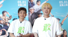 奴喝尿含着主人vk